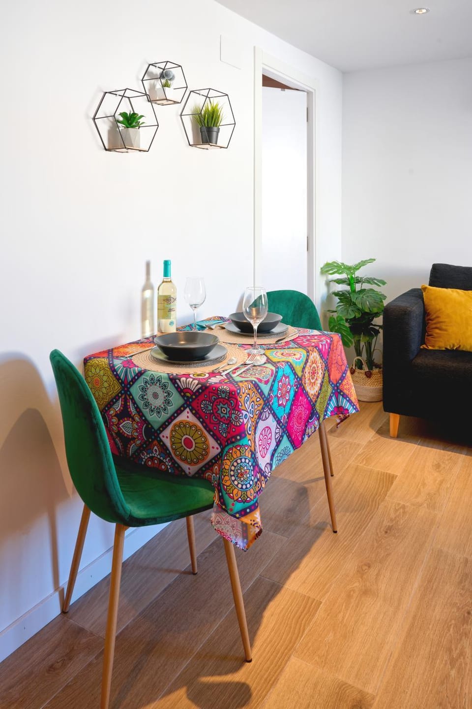 Living room, Dining area