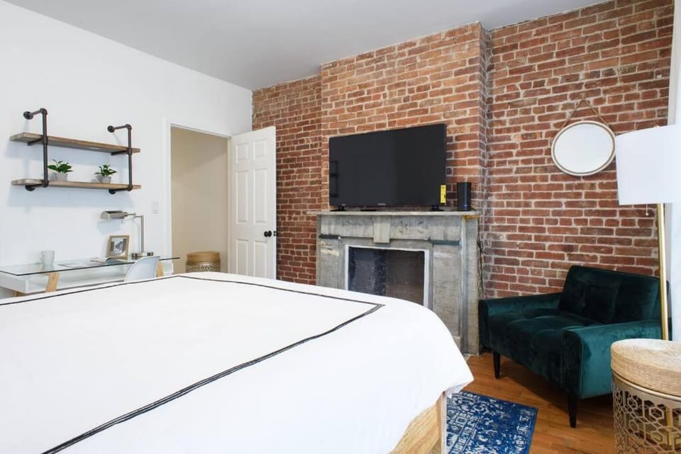 454-3W PRIME location 2BR Newly Furnished sleeps 5 Apartment in Midtown