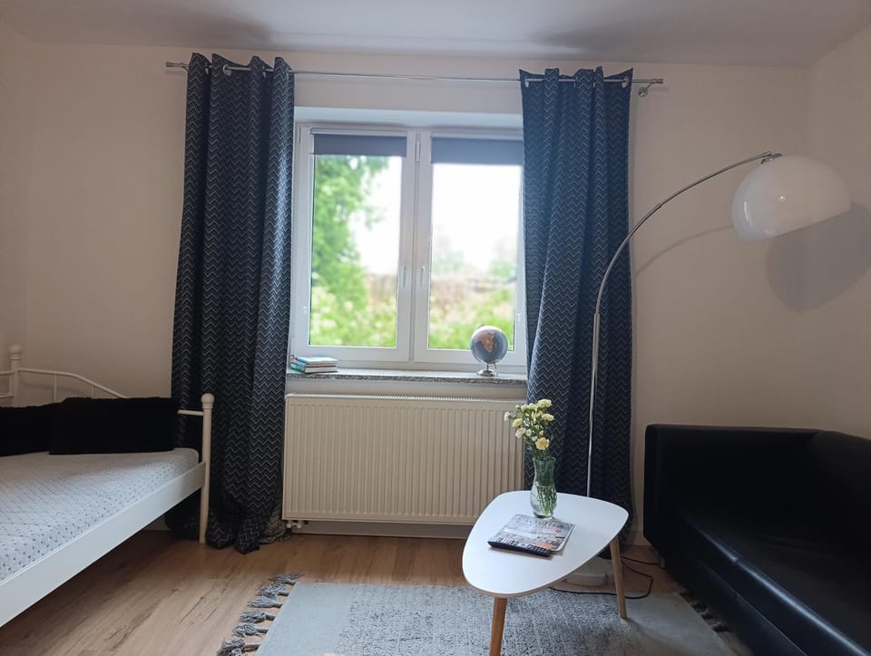 MODERNE Ferienwohnung mit sonnigem Gartenblick,1 Stock Apartment in Görlitz