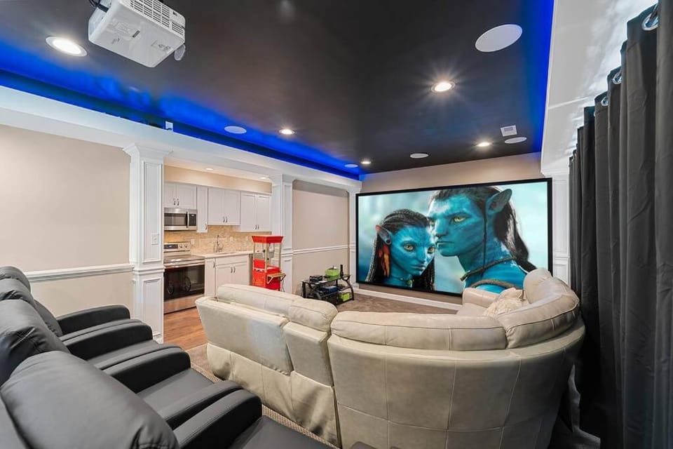 Cozy 2b 2b Spa 2 Steam Saunas Home Theater Gym Apartment in Huntersville