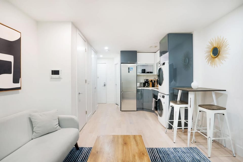 75-1A NEW Prime UES W D in unit Elevator Apartment in Roosevelt Island
