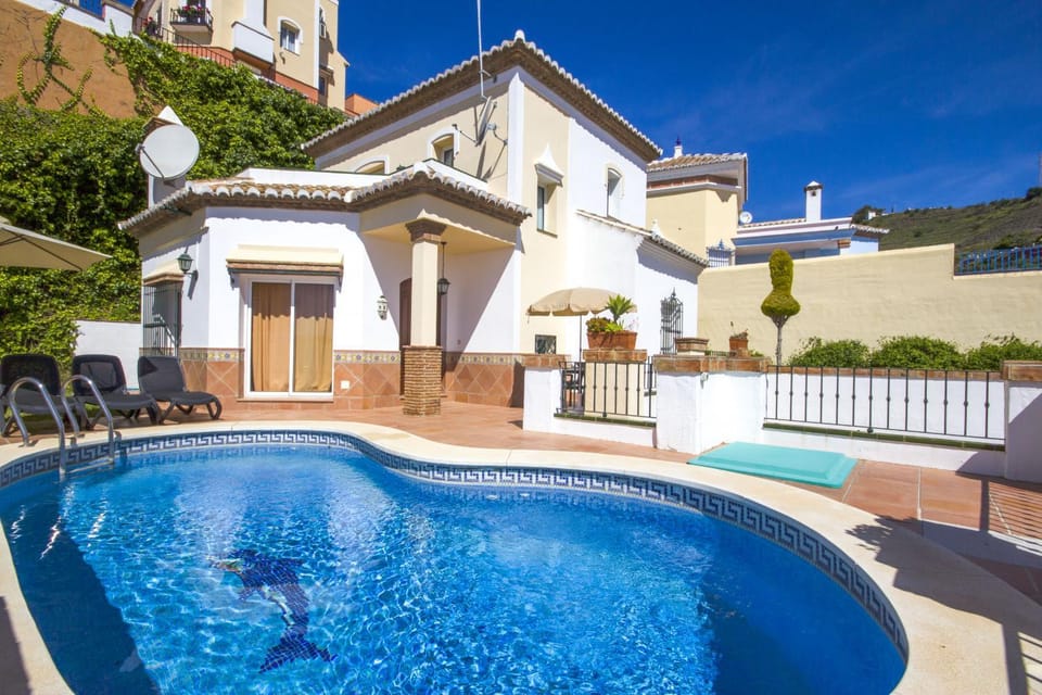 Property building, Pool view