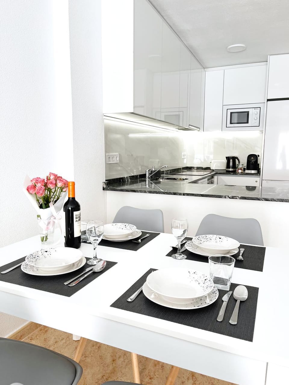 Dining area, kitchen