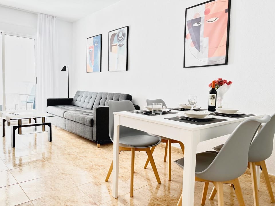 Living room, Seating area, Dining area