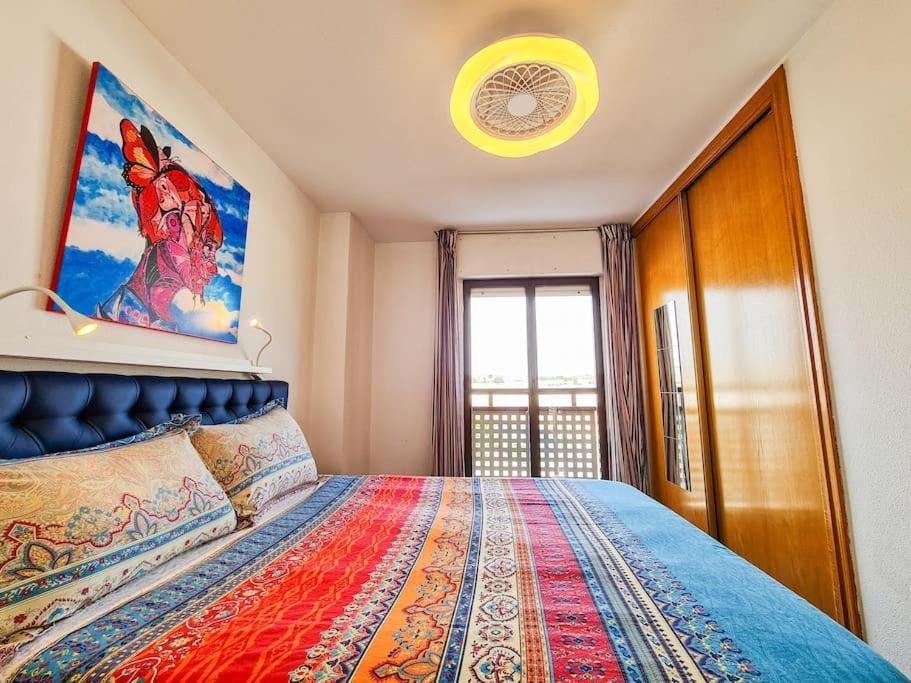Bed, Photo of the whole room, Bedroom, fireplace