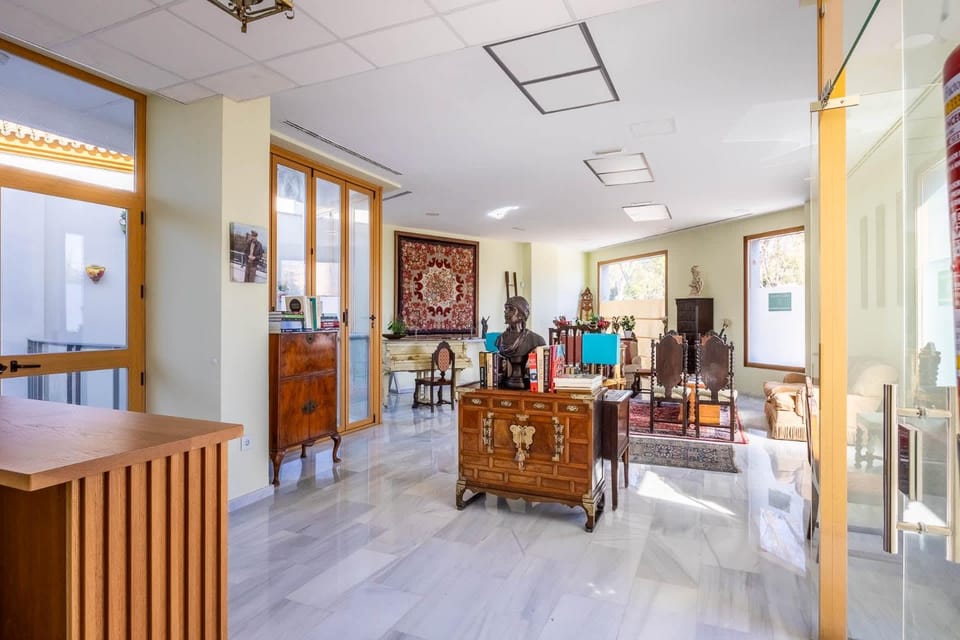 Casa Xanadu Carmona - Stylish villa with rooftop terrace and stunning views of Parador House in Carmona