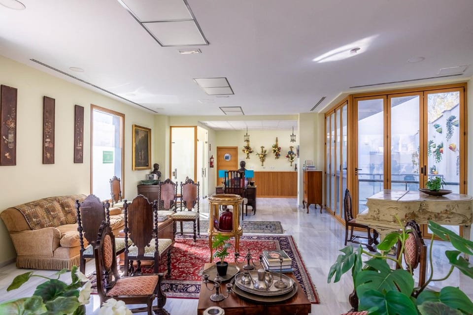 Casa Xanadu Carmona - Stylish villa with rooftop terrace and stunning views of Parador House in Carmona
