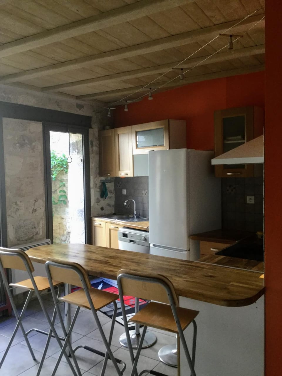 Petite maison sur jardin secret à 50 m de la Rue des teinturiers wifi gratuit Apartment in Avignon