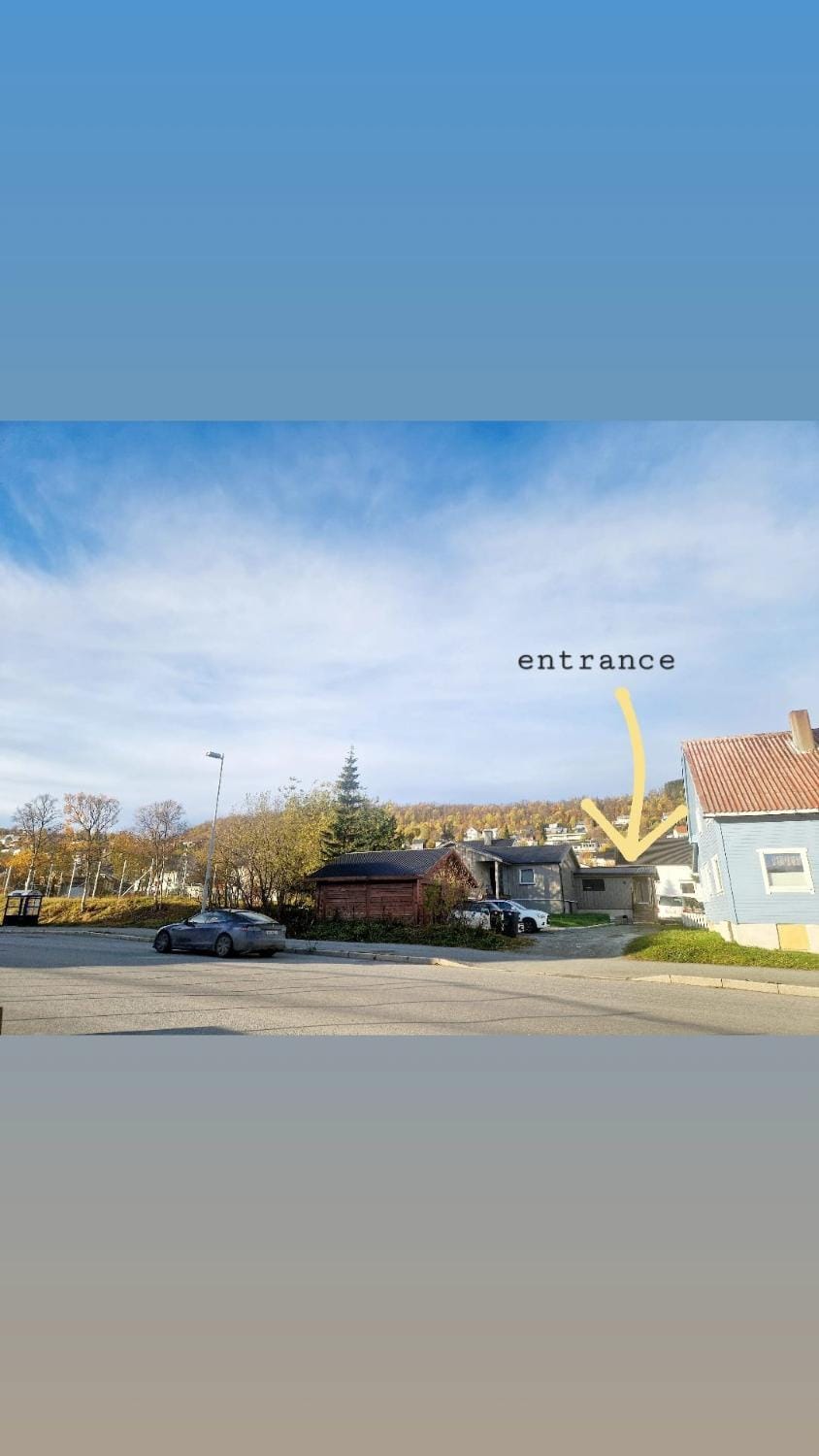 Northern living 2 room with shared bathroom Bed and Breakfast in Tromso