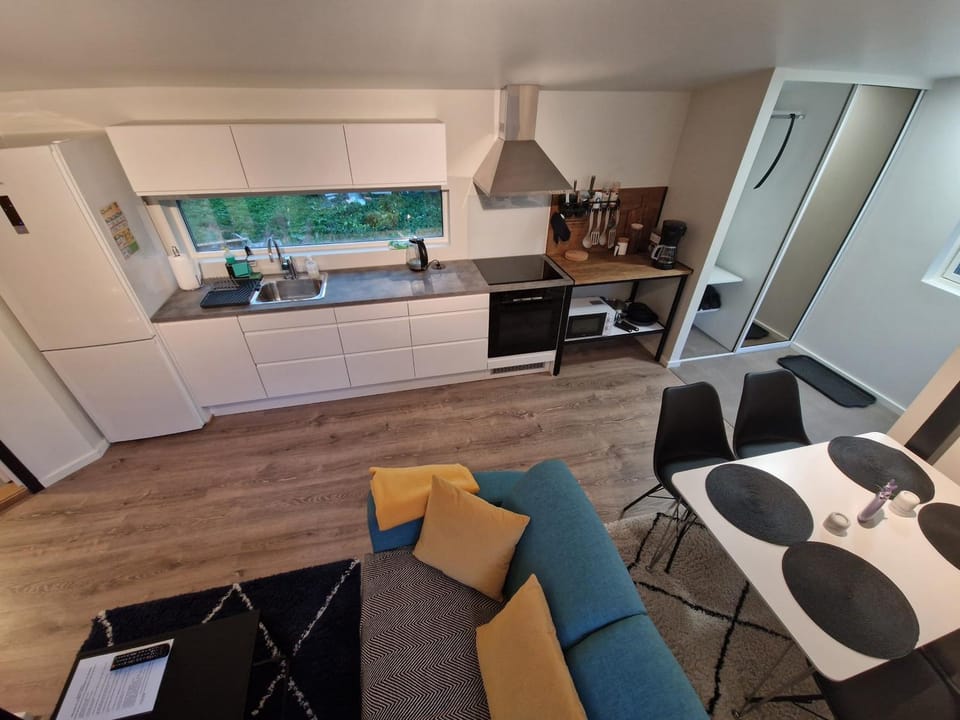 Northern living 2 room with shared bathroom Bed and Breakfast in Tromso