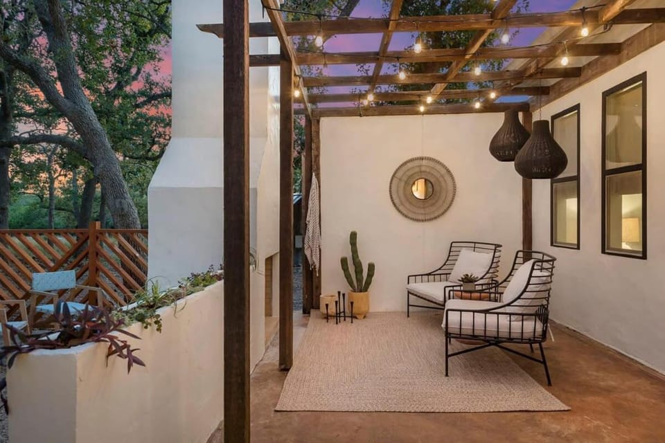 Coco Casita hot tub fireplace privacy for 2 House in Texas