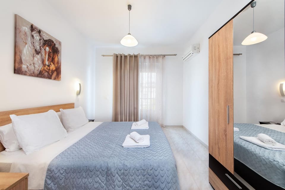 Bed, Photo of the whole room, Bedroom, towels, wardrobe