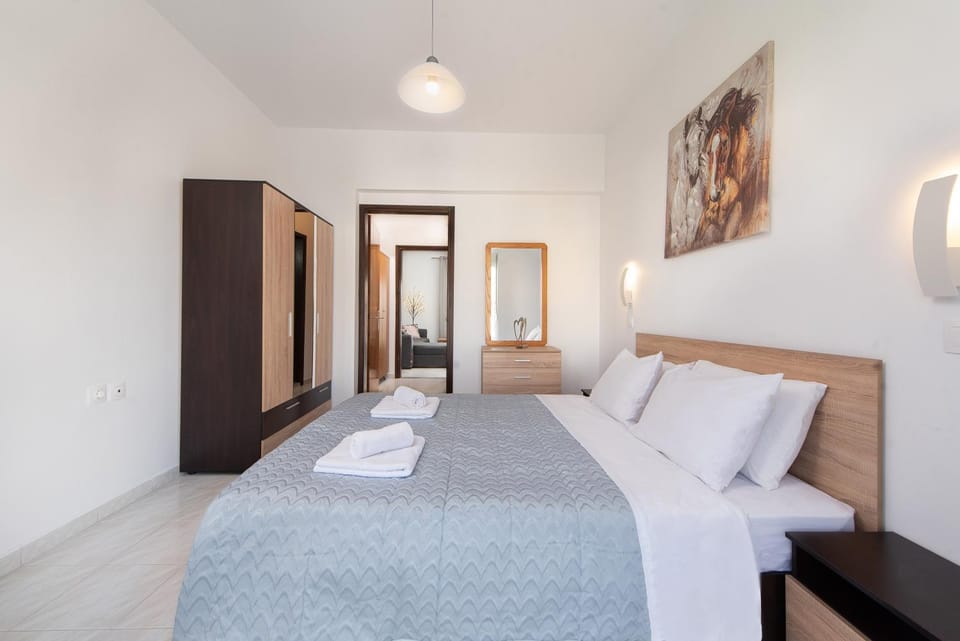 Bed, Photo of the whole room, Bedroom, towels, wardrobe