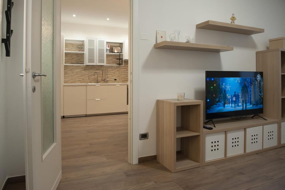 TV and multimedia, Kitchen or kitchenette