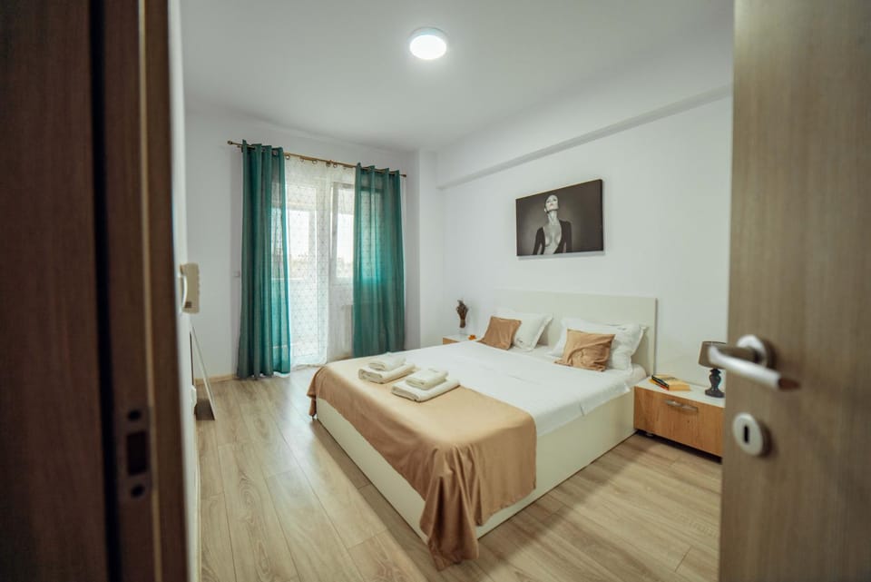 Bed, Photo of the whole room, Bedroom, towels, wardrobe