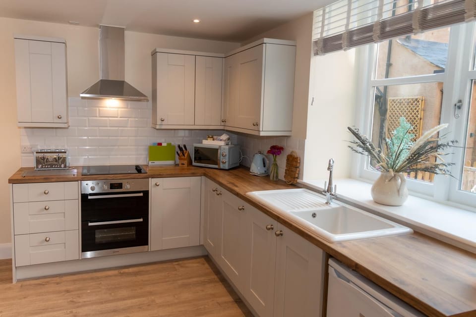 Kitchen or kitchenette, dishwasher, minibar, pet friendly, stove, kitchen