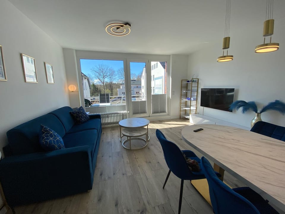 TV and multimedia, View (from property/room), Balcony/Terrace, Living room, Dining area