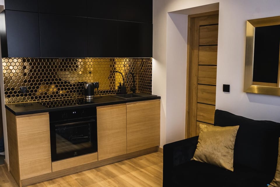 Kitchen or kitchenette, Living room