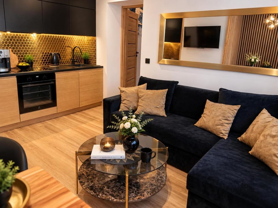 TV and multimedia, Kitchen or kitchenette, Living room, Seating area, stove