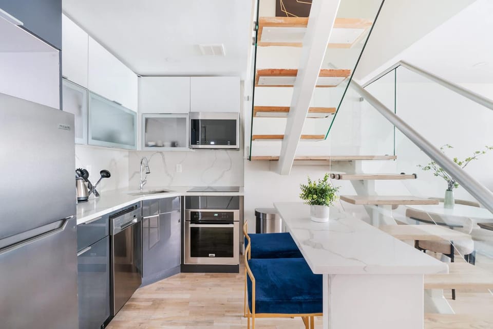 75-4C New Duplex 3BR W D Elevator Walk to C park Apartment in Roosevelt Island