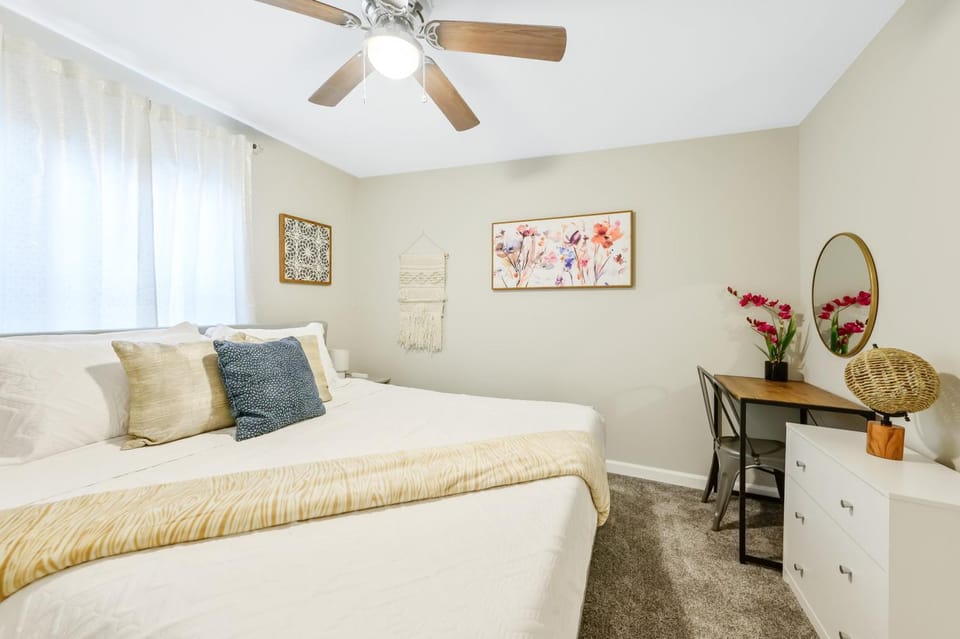 *Lux Modern Townhome * Downtown* King Beds * Duke* House in Durham