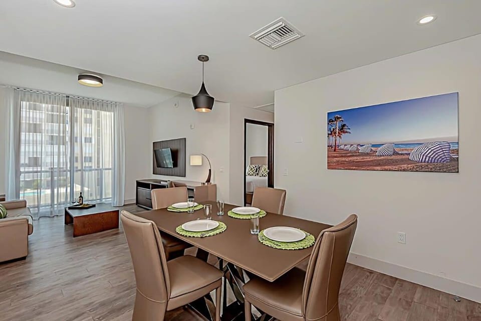 Rooftop Pool - Ocean View Balcony - Hollywood Beach Apartment in Hollywood Beach
