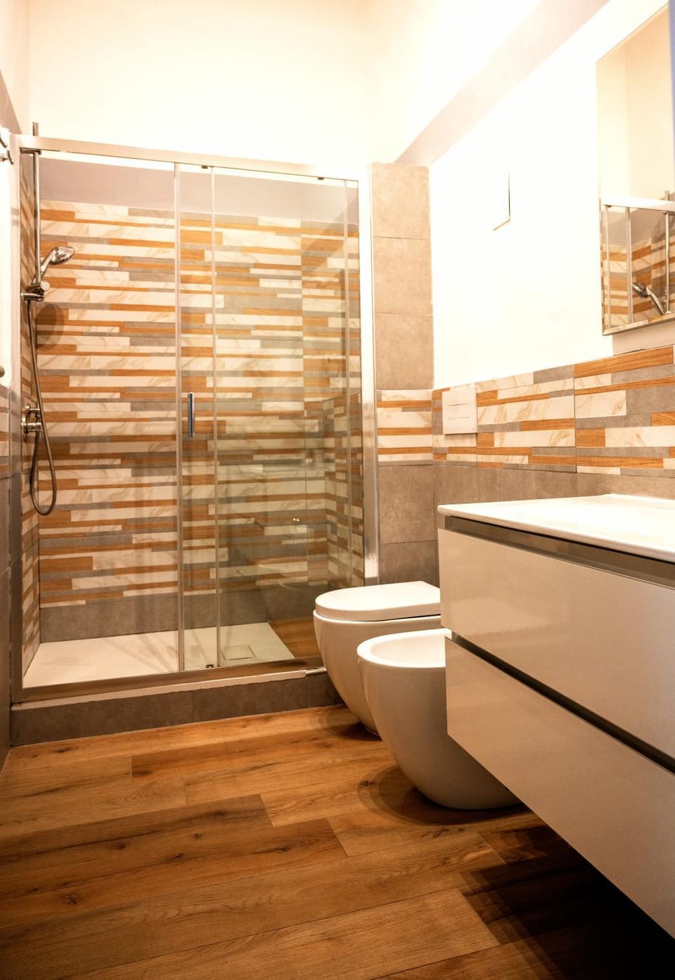 Shower, Toilet, Bathroom, Bath
