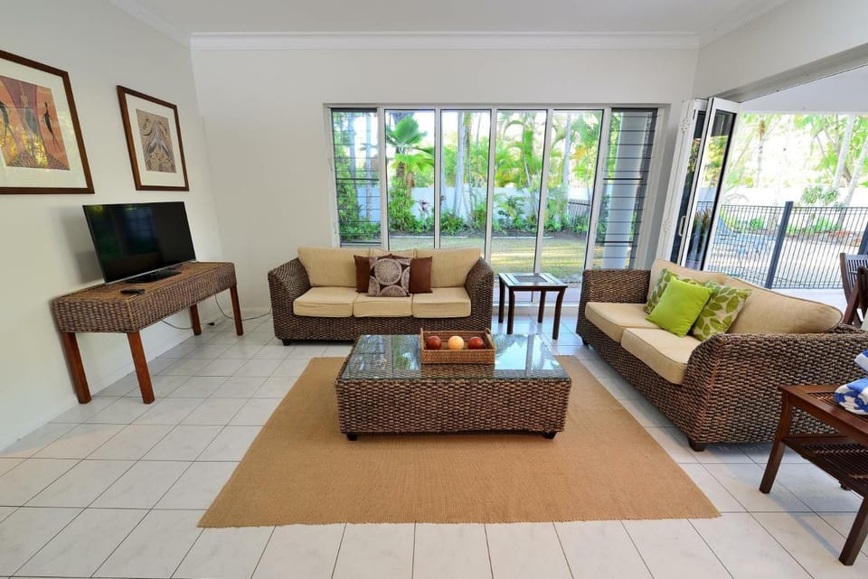 Coral Drive Retreat House in Port Douglas