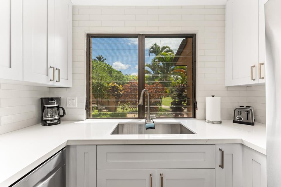 Beautifully remodeled ocean view condo in Wailea WE27B House in Wailea