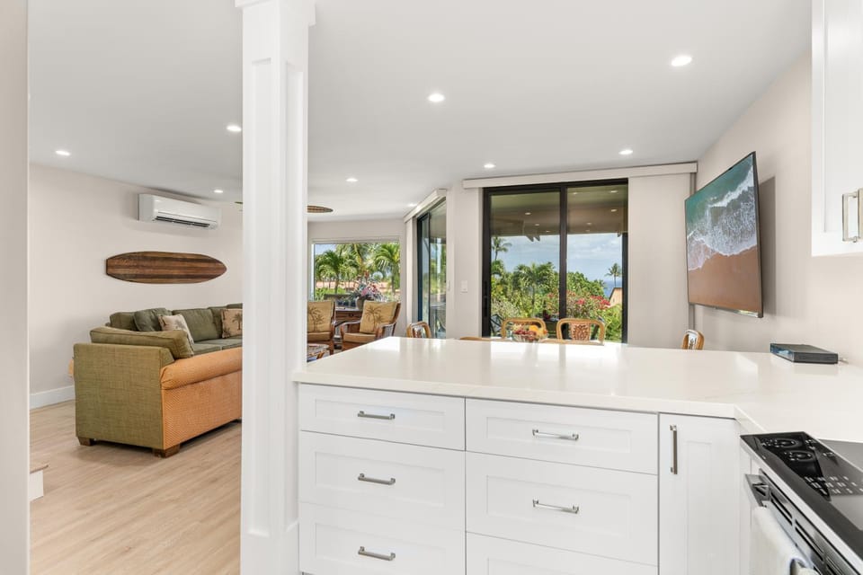 Beautifully remodeled ocean view condo in Wailea WE27B House in Wailea