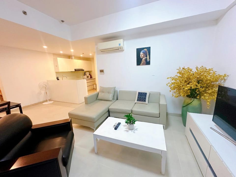 Communal lounge/ TV room, TV and multimedia, Kitchen or kitchenette, Living room, Seating area, Dining area, Evening entertainment, air conditioner