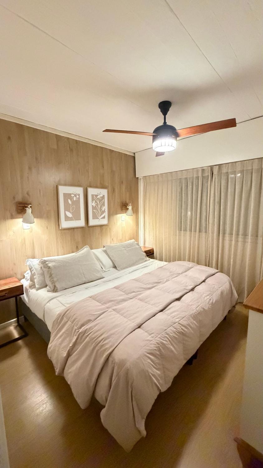 Bed, Night, Photo of the whole room, Bedroom