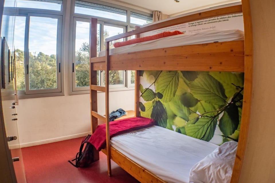 Bedroom, bunk bed