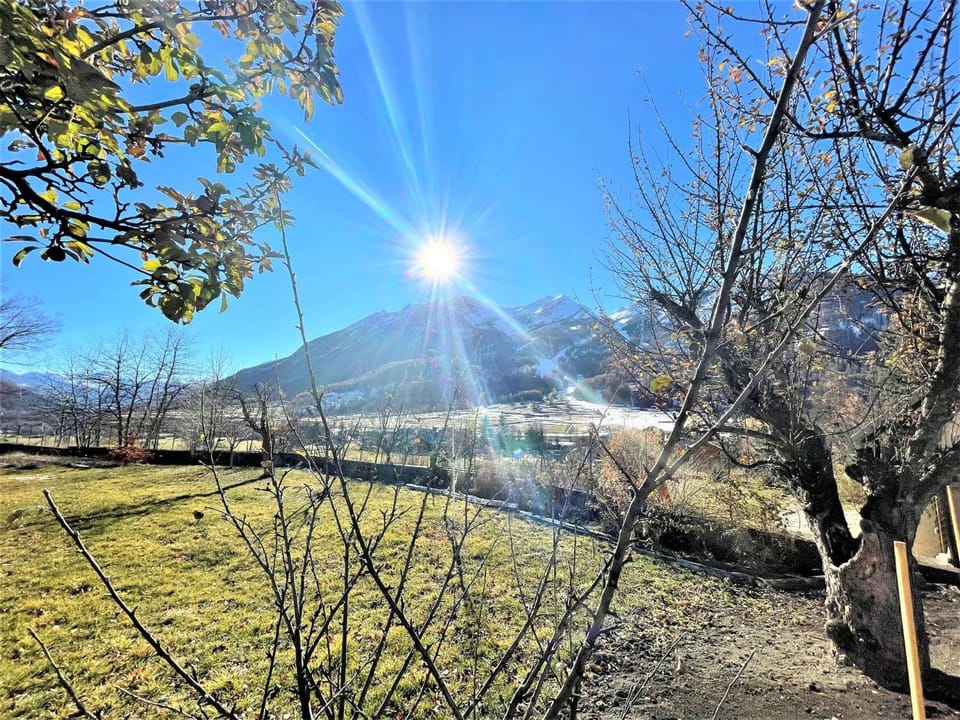 Appartement Montagne : 2 Pces, 4 Couchages, Jardin, Animaux OK, Navette et Commerce Proches - FR-1-330F-211 House in La Salle-les-Alpes