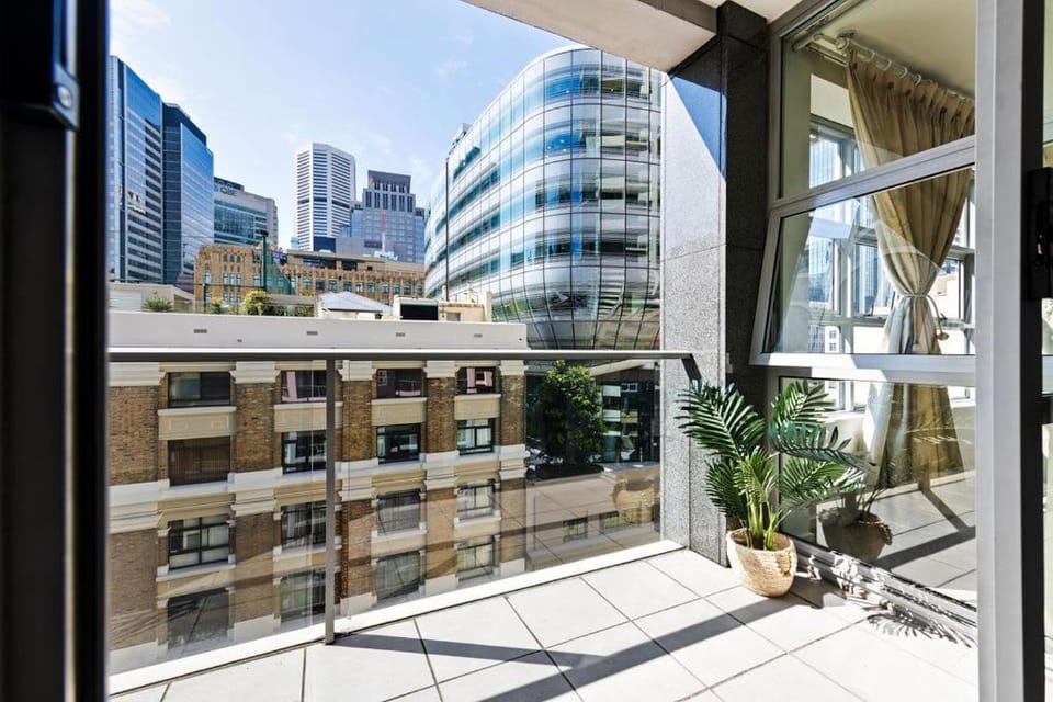 A Stylish Apt for 4 Right Next to Darling Harbour Apartment in Sydney