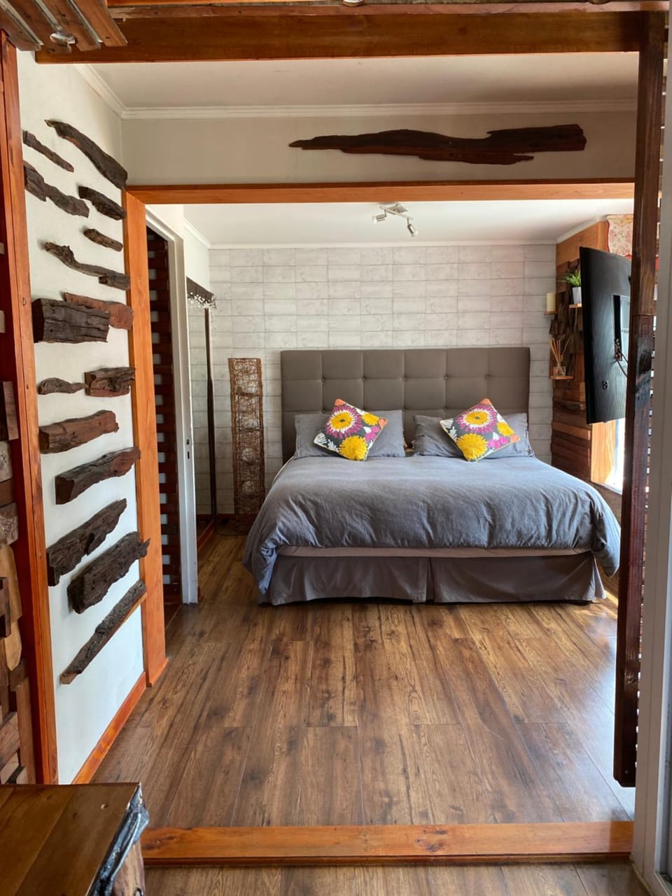 Bed, Photo of the whole room