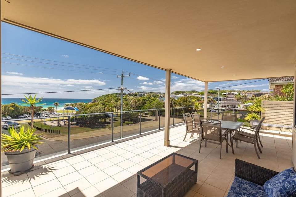 View (from property/room), Balcony/Terrace, Seating area, Beach, Sea view