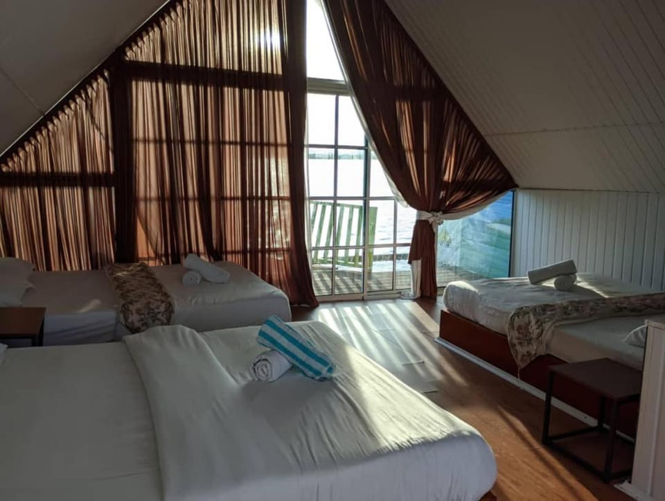 ADIL WATERHOUSE RESORT Resort in Sabah