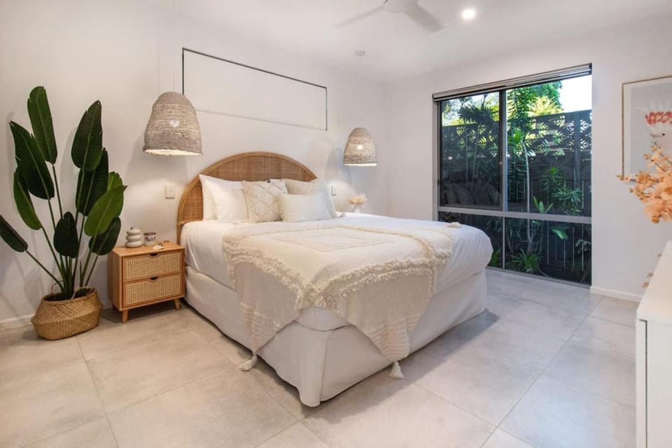 Pembroke House - Inner city luxury Apartment in Cairns