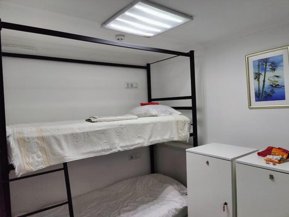 bunk bed