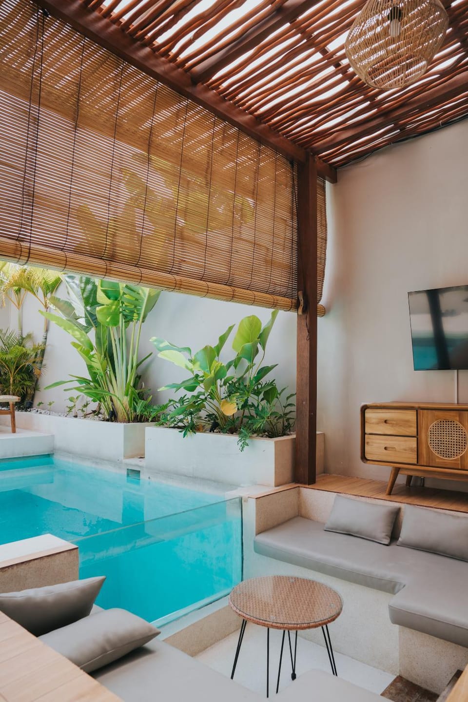 TV and multimedia, Seating area, Swimming pool, Swimming pool
