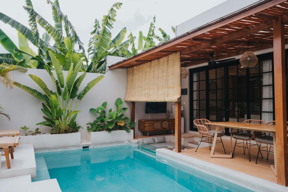 Pool view, Swimming pool