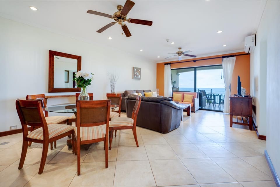Ocean-View Apt w/ Pool in Oceanica Resort Apartment in Playa Flamingo