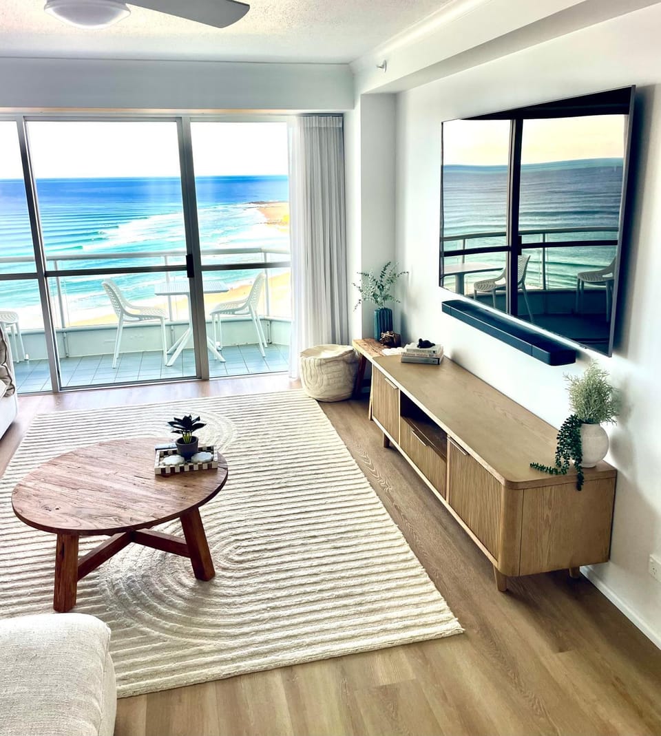 Endless Summer in Cooly Level 18 Apartment in Tweed Heads