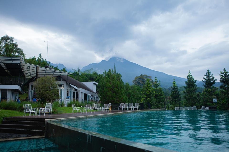Property building, Nearby landmark, Spring, Day, Natural landscape, Mountain view, Pool view, Swimming pool, Swimming pool