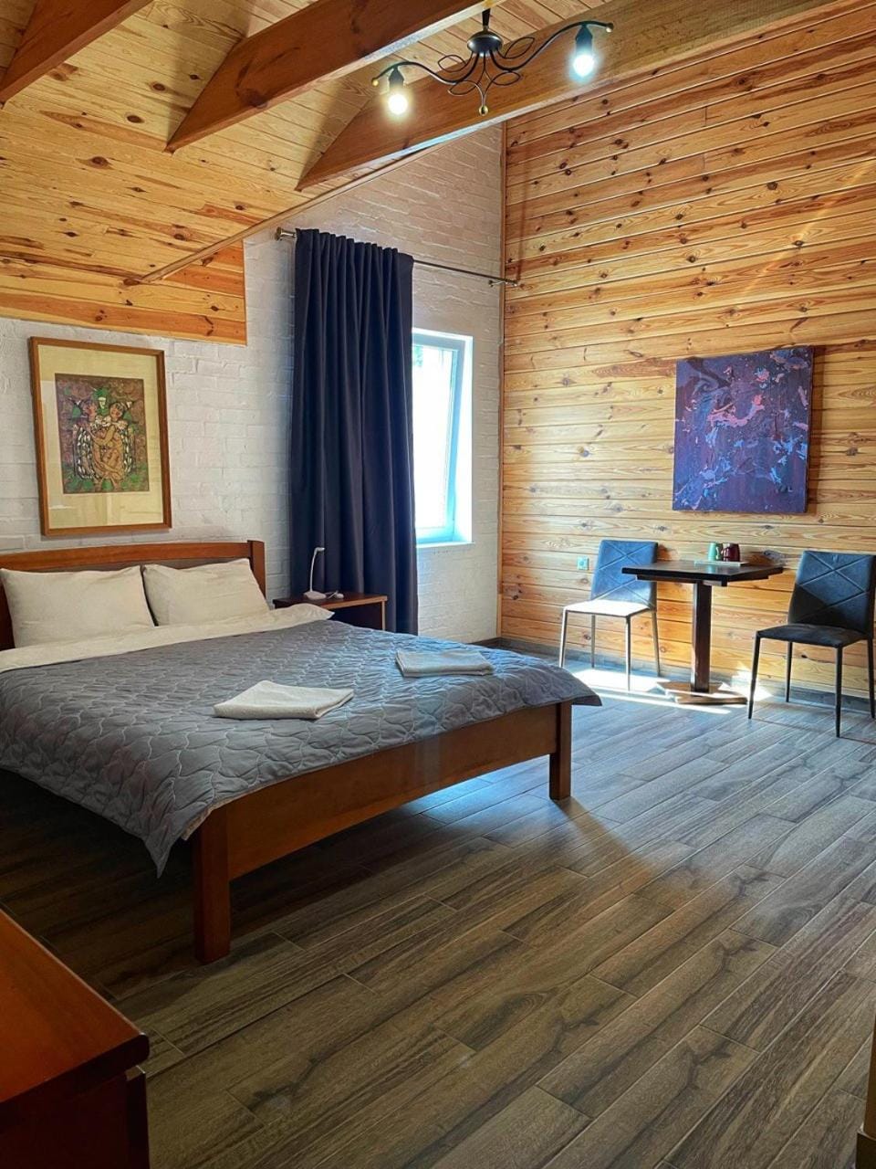Bed, Living room, Photo of the whole room, Bedroom