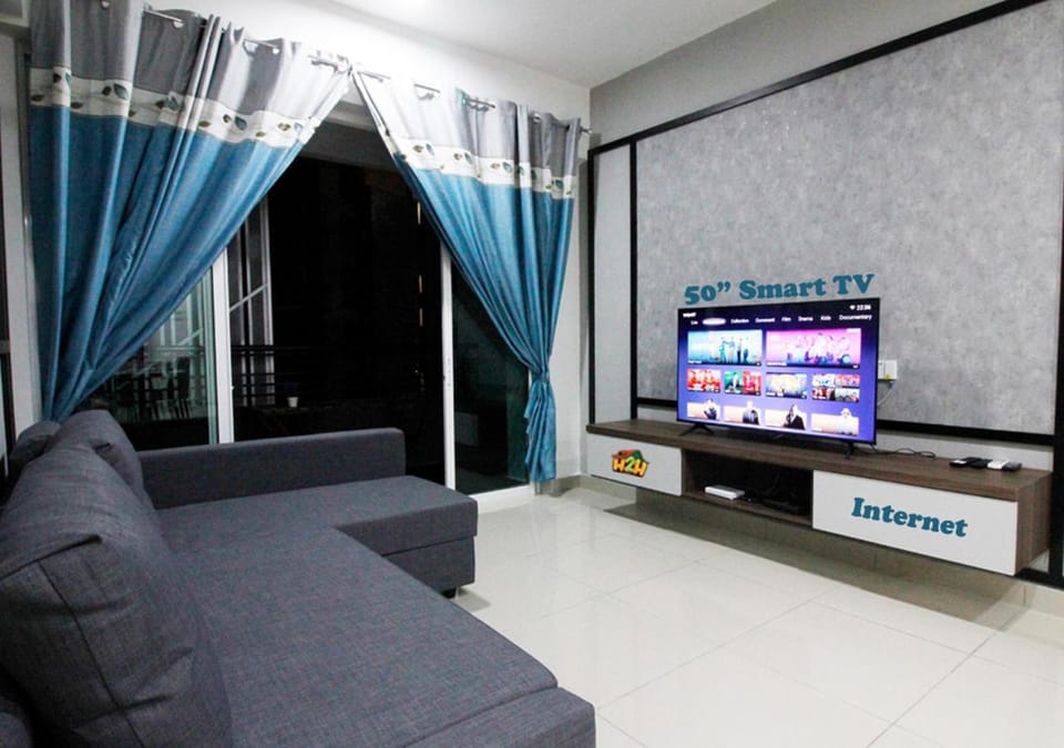 TV and multimedia, Balcony/Terrace, Living room, Seating area