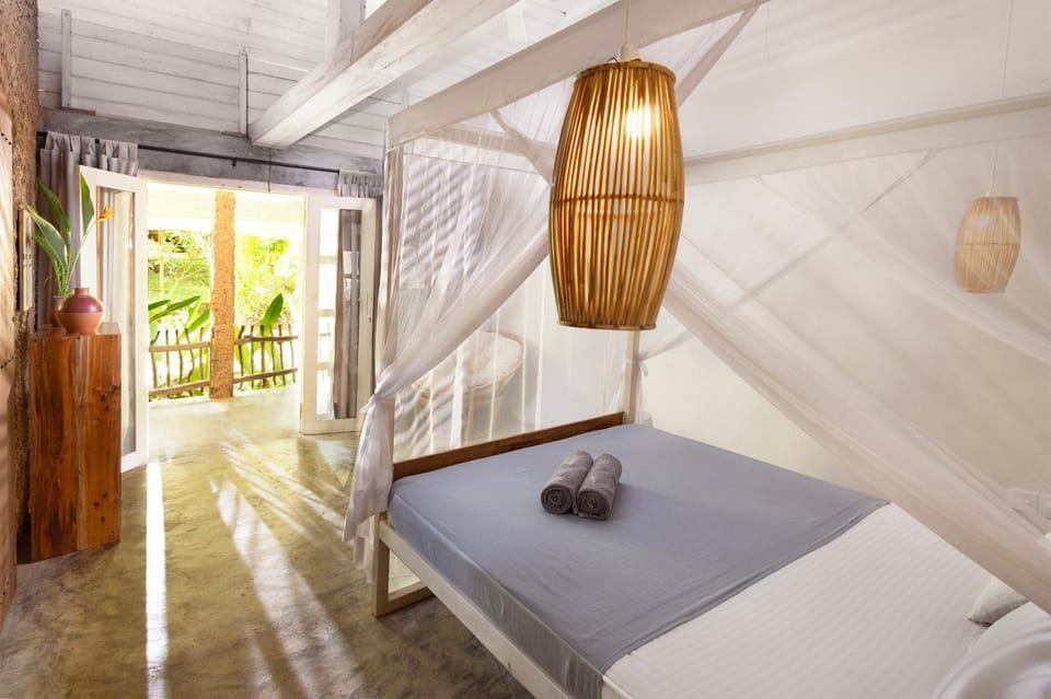 Into The Blue - Walk to 3 beaches & surf Bed and Breakfast in Tangalle