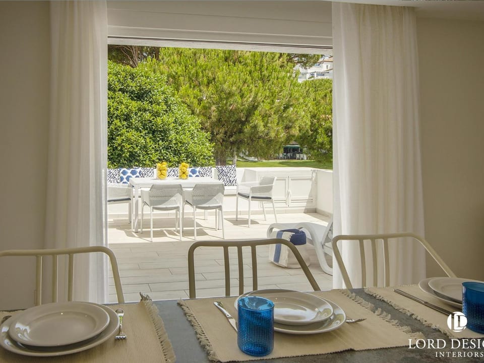 Vista piscina y gran terraza ref Cadiz 111 Apartment in Marbella