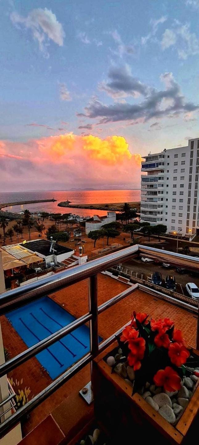 Sunsetmare Vacational Apartment Apartment in Roses
